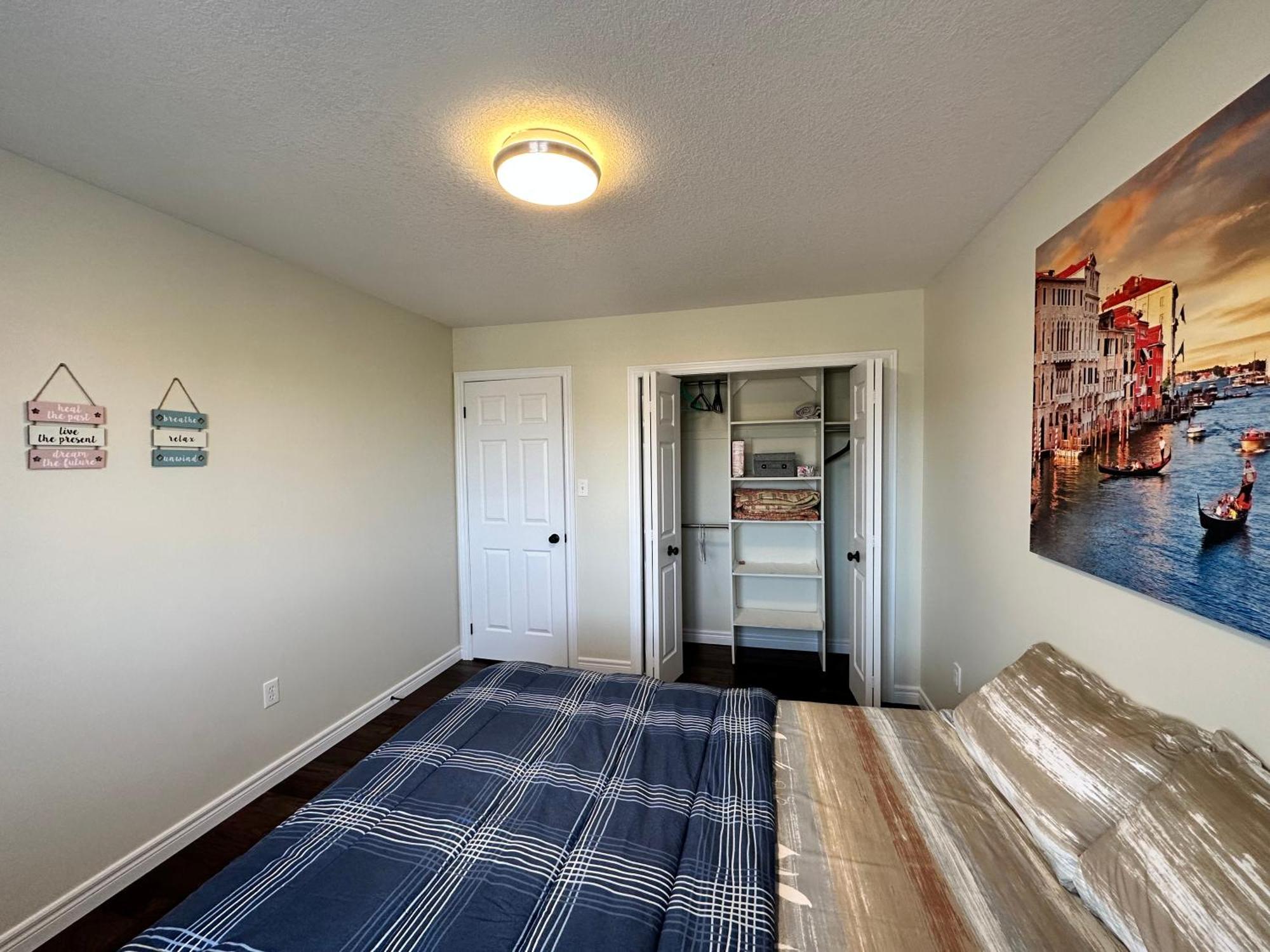 Comfortable Modern Room Near Ykf Airport III Kitchener Exterior photo